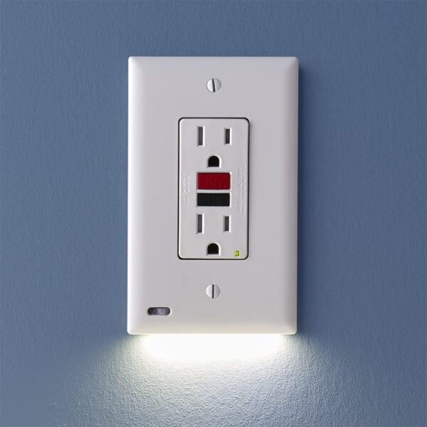 Single - SnapPower GuideLight [For GFCI Outlets] - Replaces Plug-In Night Light - Electrical Receptacle Wall Plate with LED Night Lights - Auto...